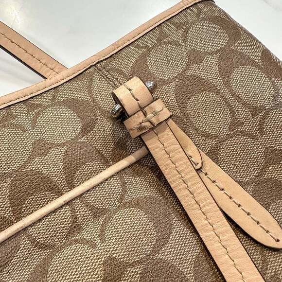 COACH Peyton Signature Zip Top Tote Y2K - Picture 16 of 17